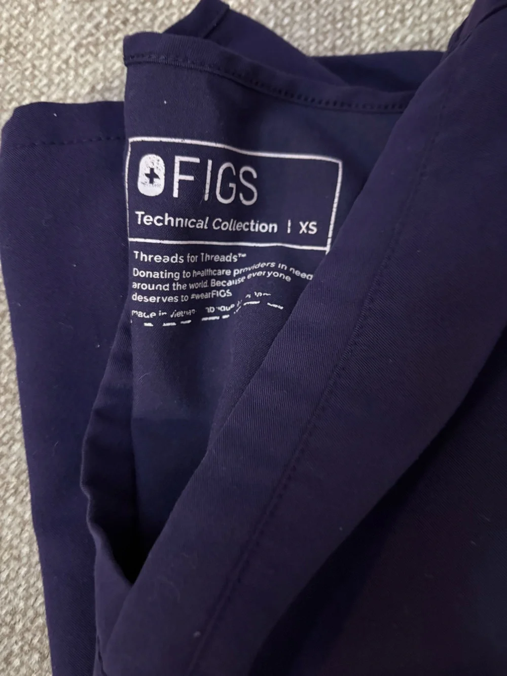 Figs Catarina One Pocket Scrub Top in Limited Edition Purple Jam XS - Picture 4 of 5